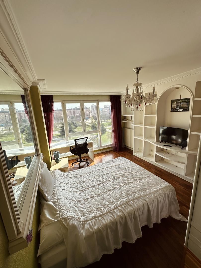 Dormitori de Pis per a compartir en Burgos Capital amb Calefacció, Jardí privat i Parquet