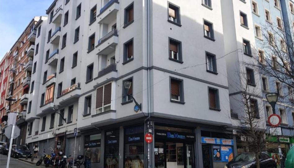 Piso en venta en Arno Mendiaren Kalea, 8, Barrio de Uribarri, Bilbao - imagen 1 Foto 1 de Piso en venta en Arno Mendiaren Kalea, 8, Barrio de Uribarri, Bilbao