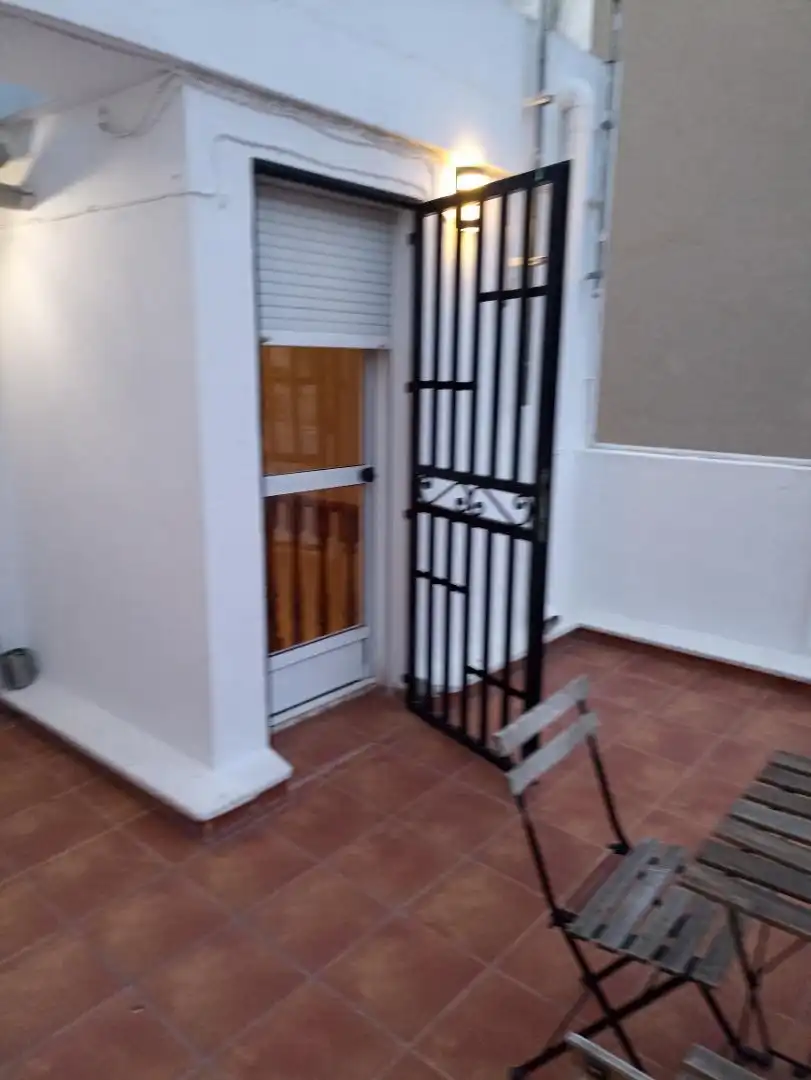 Maisonette zur Miete in Valencia mit Klimaanlage, Heizung und Abstellraum