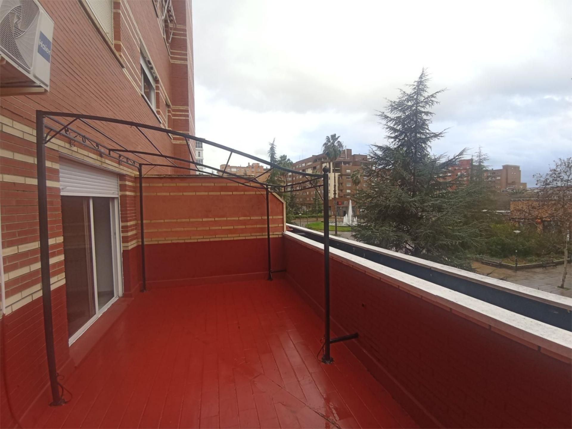 Terrassa de Pis de lloguer en Badajoz Capital amb Aire condicionat, Calefacció i Terrassa