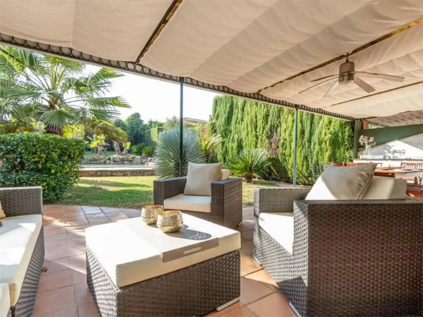 Casa o chalet de alquiler en Plaça de les Acàcies, 23, Navata Terraza de Casa o chalet de alquiler en Navata con Aire acondicionado, Calefacción y Jardín privado