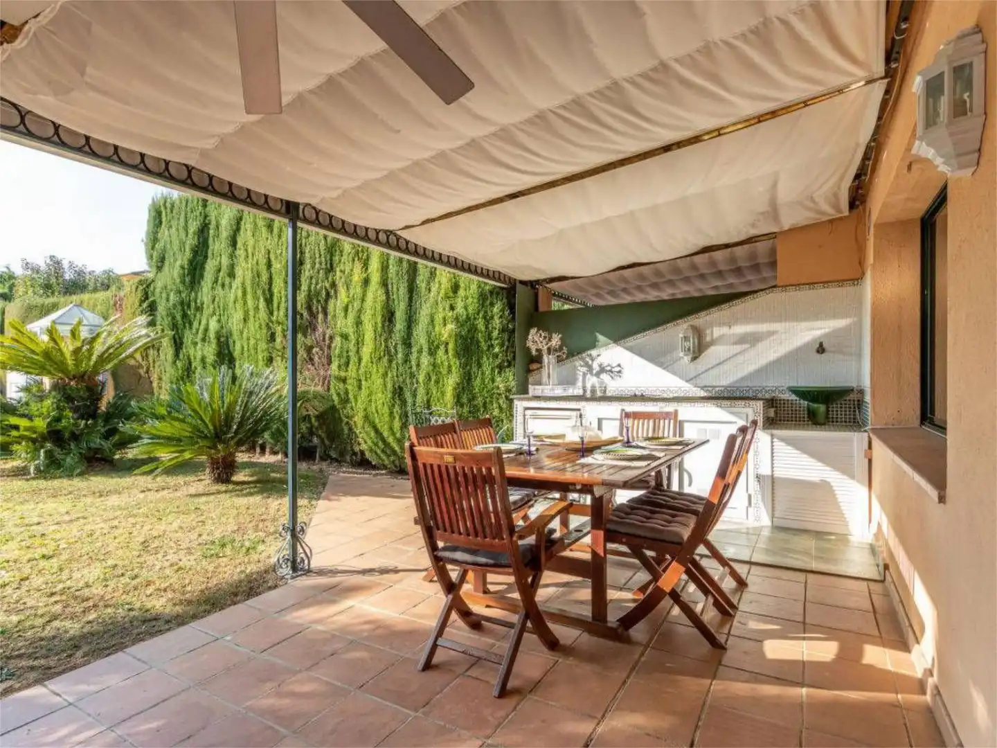 Casa o chalet de alquiler en Plaça de les Acàcies, 23, Navata Jardín de Casa o chalet de alquiler en Navata con Aire acondicionado, Calefacción y Jardín privado