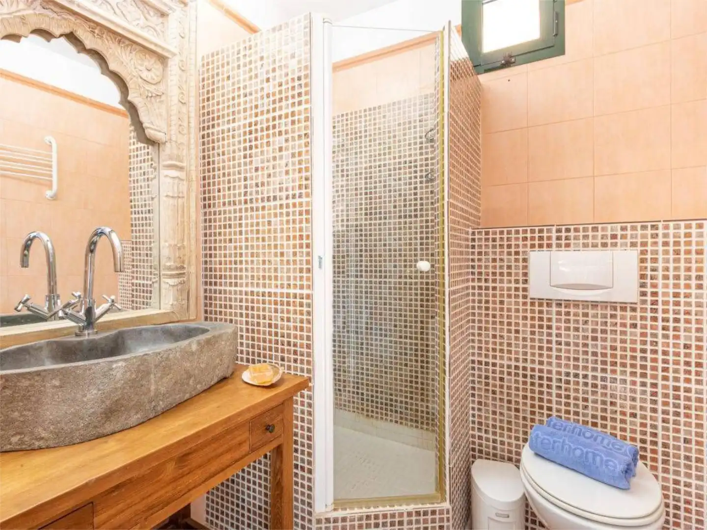 Casa o chalet de alquiler en Plaça de les Acàcies, 23, Navata Baño de Casa o chalet de alquiler en Navata con Aire acondicionado, Calefacción y Jardín privado