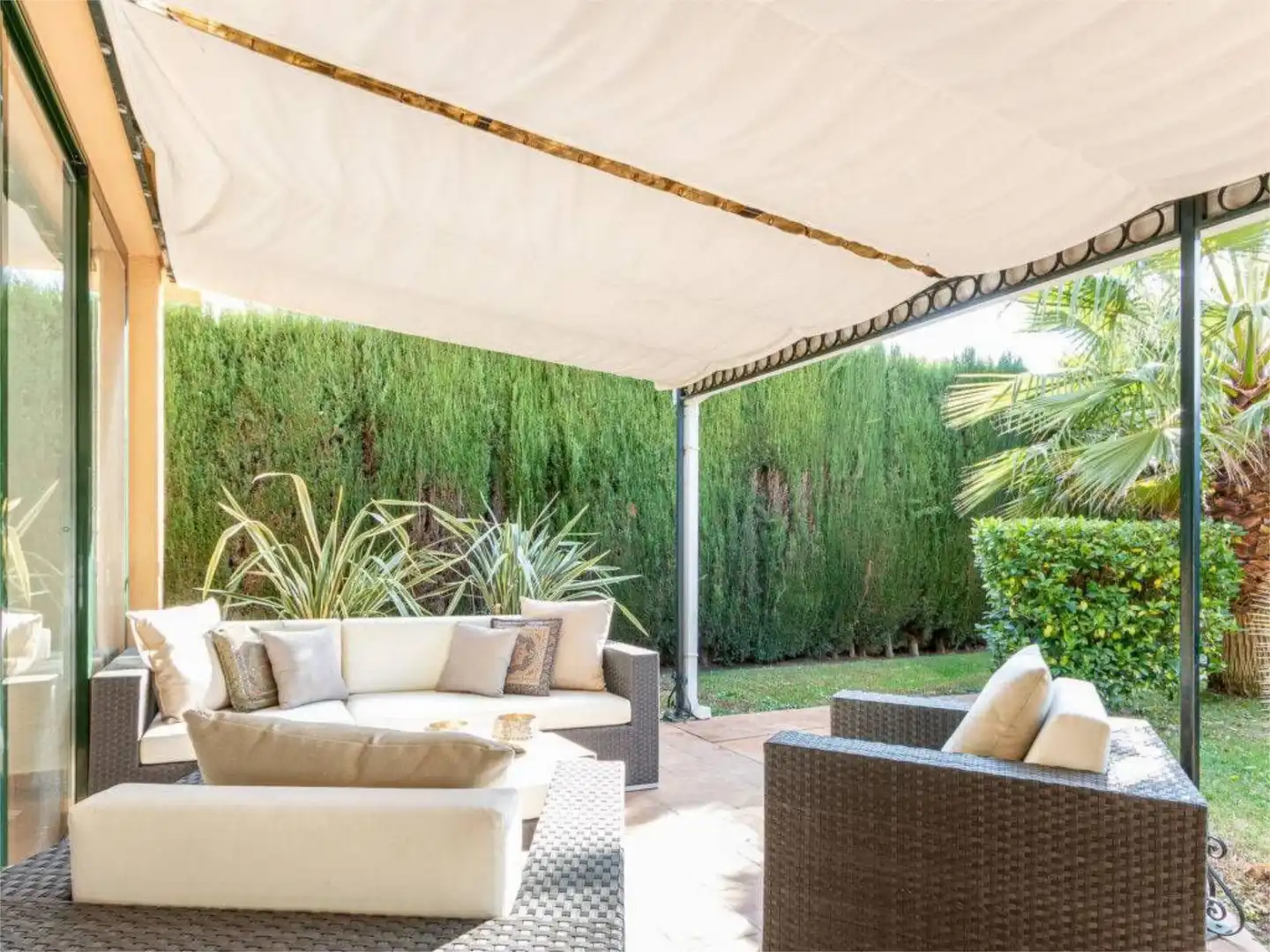 Casa o chalet de alquiler en Plaça de les Acàcies, 23, Navata Terraza de Casa o chalet de alquiler en Navata con Aire acondicionado, Calefacción y Jardín privado