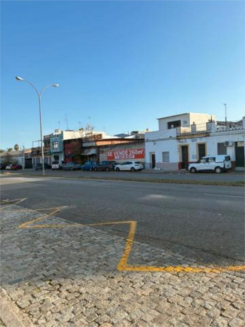 Außenansicht von Wohnungen zum Verkauf in  Sevilla Capital mit Heizung und Terrasse