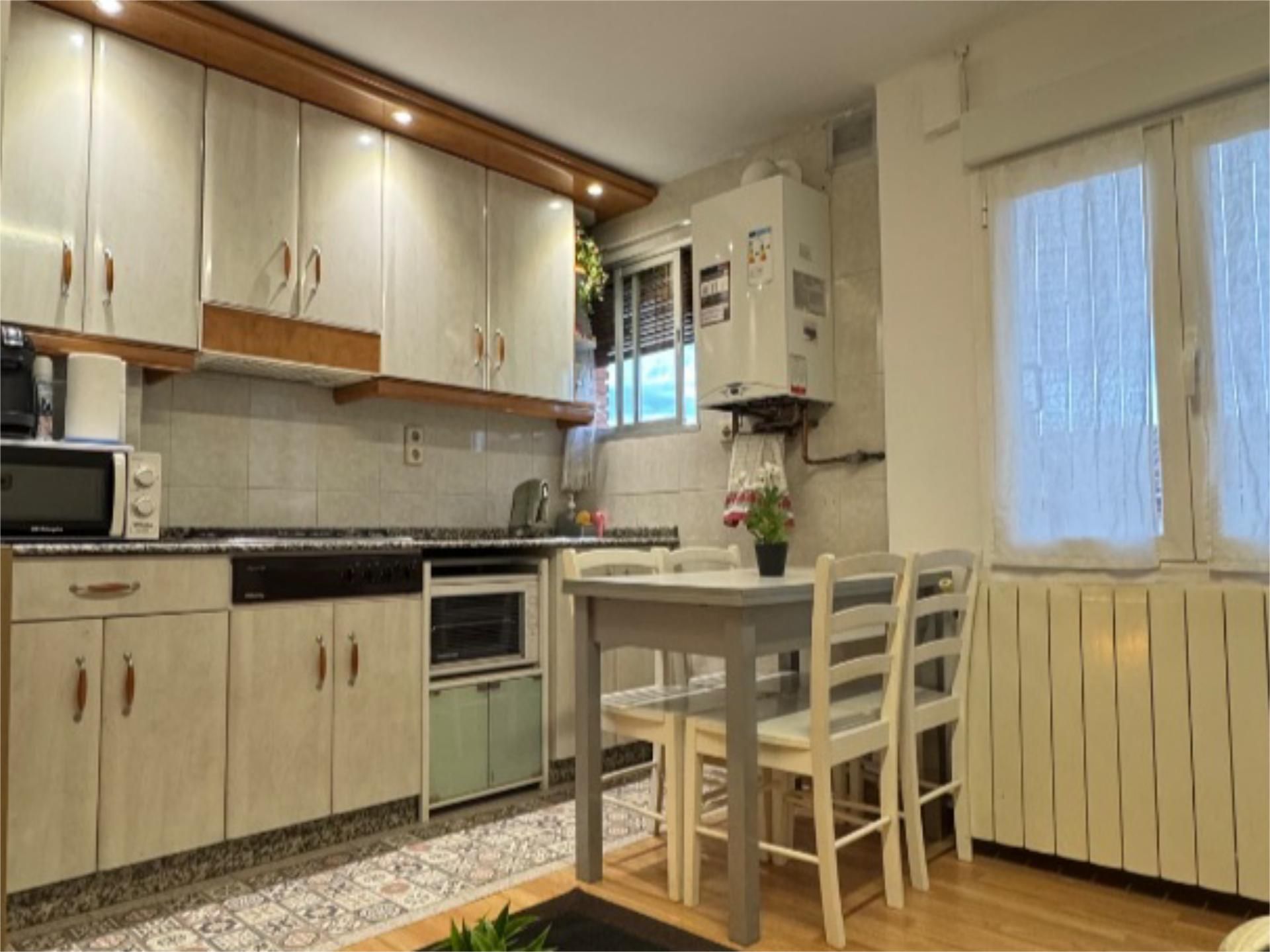 Kitchen of Flat for sale in Villamediana de Iregua