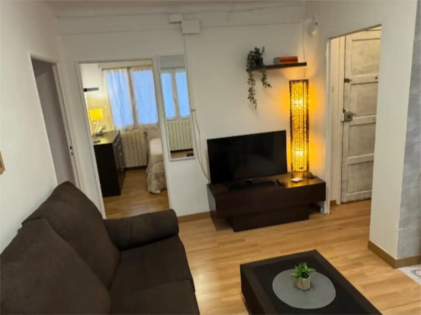 Piso en venta en Calle Federico Martínez Arenzana, 1, Villamediana de Iregua Sala de estar de Piso en venta en Villamediana de Iregua con Calefacción, Parquet y Amueblado