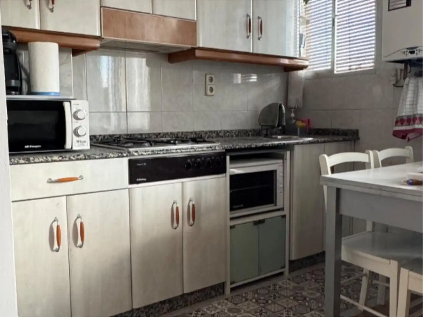 Piso en venta en Calle Federico Martínez Arenzana, 1, Villamediana de Iregua Cocina de Piso en venta en Villamediana de Iregua con Calefacción, Parquet y Amueblado