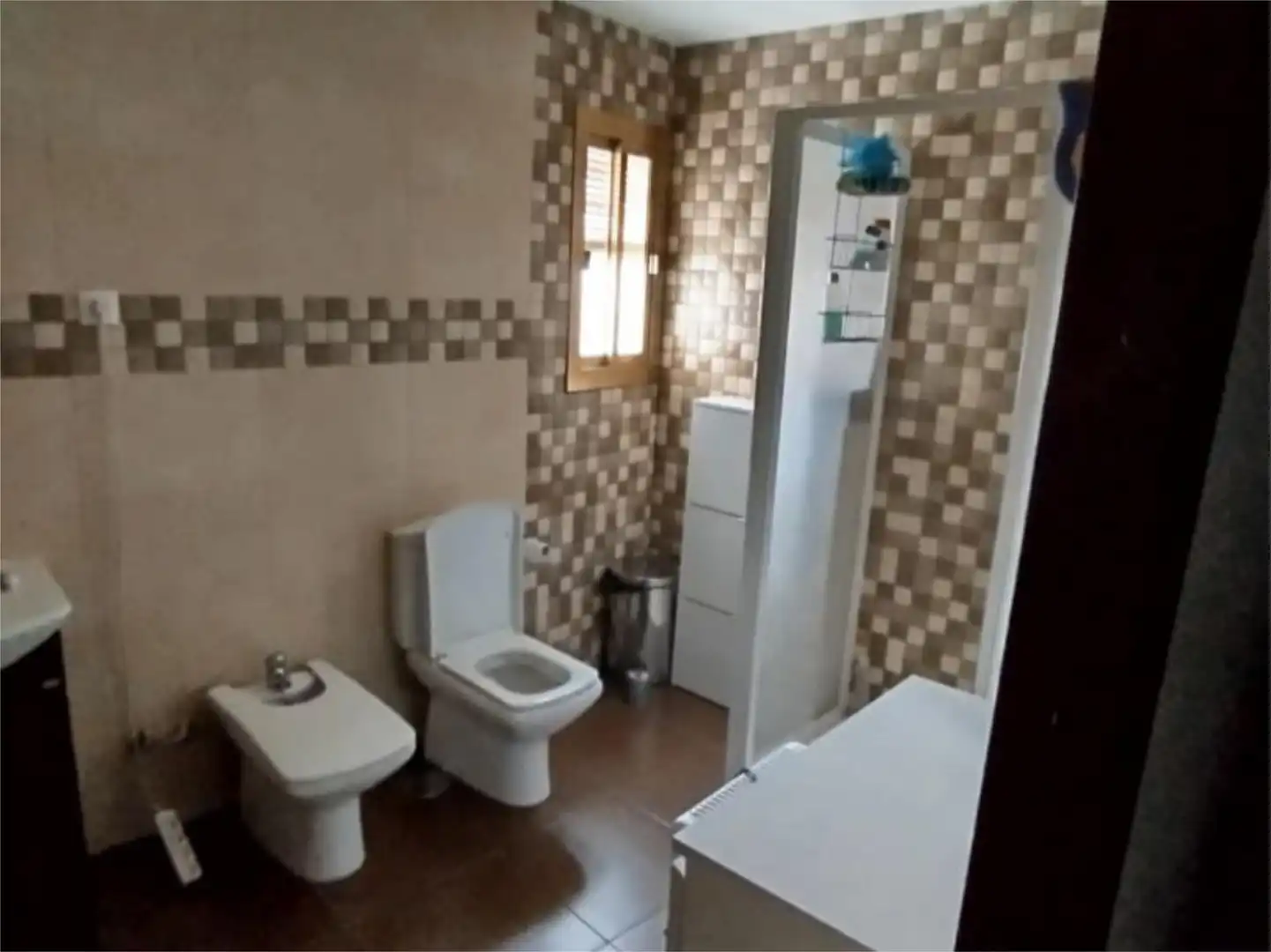 Wohnung zum Verkauf in Calle Jaboneras, 7, San Felipe - El Almendral - La Merced Badezimmer von Wohnung zum Verkauf in Jaén mit Klimaanlage, Heizung und Parkett
