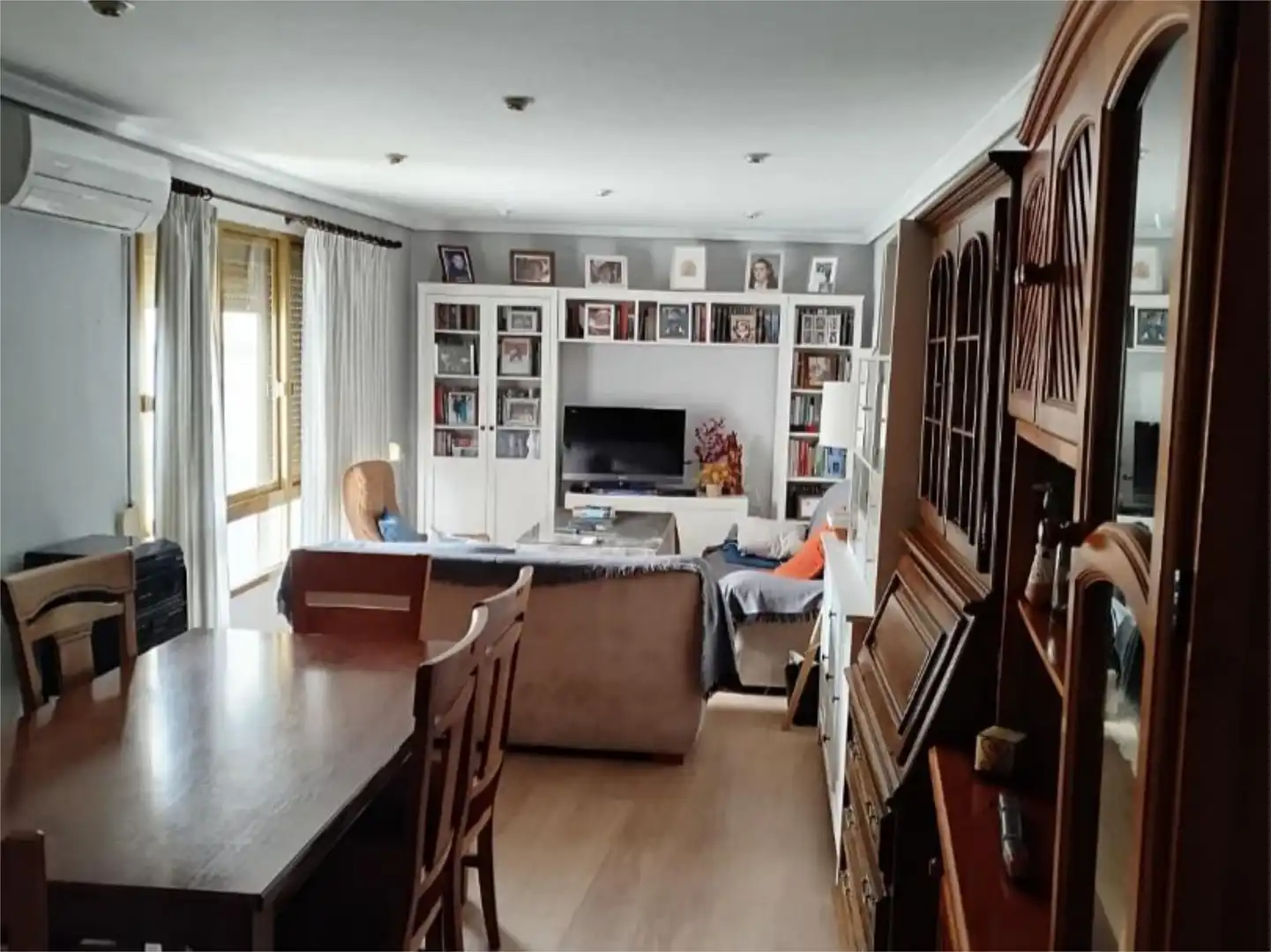 Wohnung zum Verkauf in Calle Jaboneras, 7, San Felipe - El Almendral - La Merced Wohnzimmer von Wohnung zum Verkauf in Jaén mit Klimaanlage, Heizung und Parkett