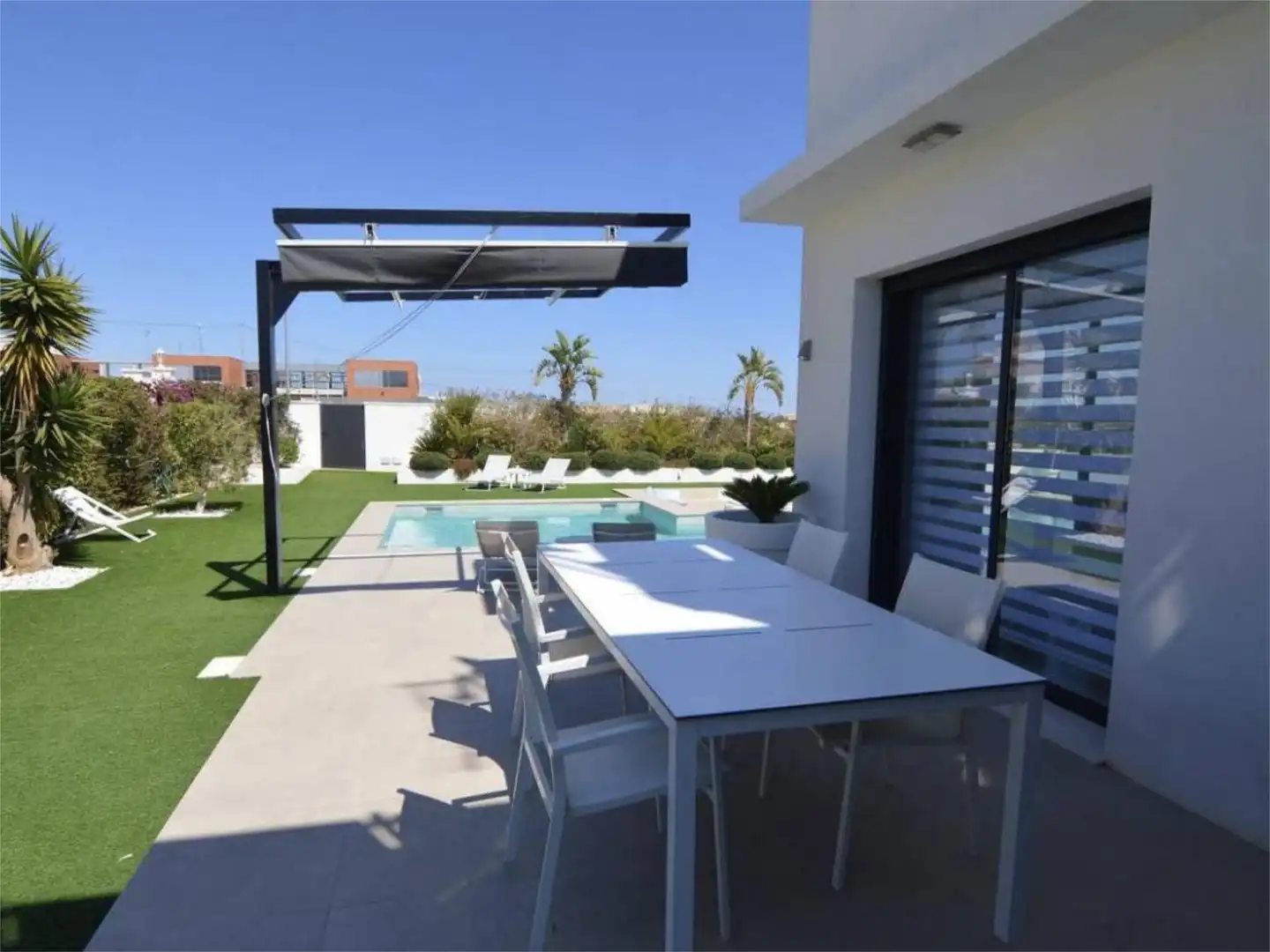 Casa o chalet de alquiler en Plaça Torremendo J-2, 41, Desamparados - Hurchillo - Torremendo Terraza de Casa o chalet de alquiler en Orihuela con Aire acondicionado, Terraza y Piscina