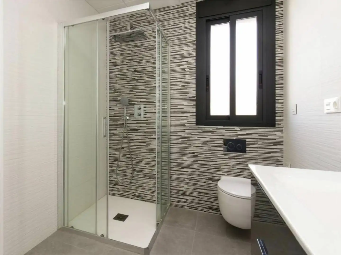 Casa o chalet de alquiler en Plaça Torremendo J-2, 41, Desamparados - Hurchillo - Torremendo Baño de Casa o chalet de alquiler en Orihuela con Aire acondicionado, Terraza y Piscina