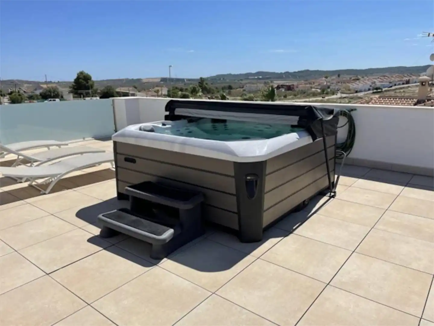 Casa o chalet de alquiler en Plaça Torremendo J-2, 41, Desamparados - Hurchillo - Torremendo Terraza de Casa o chalet de alquiler en Orihuela con Aire acondicionado, Terraza y Piscina