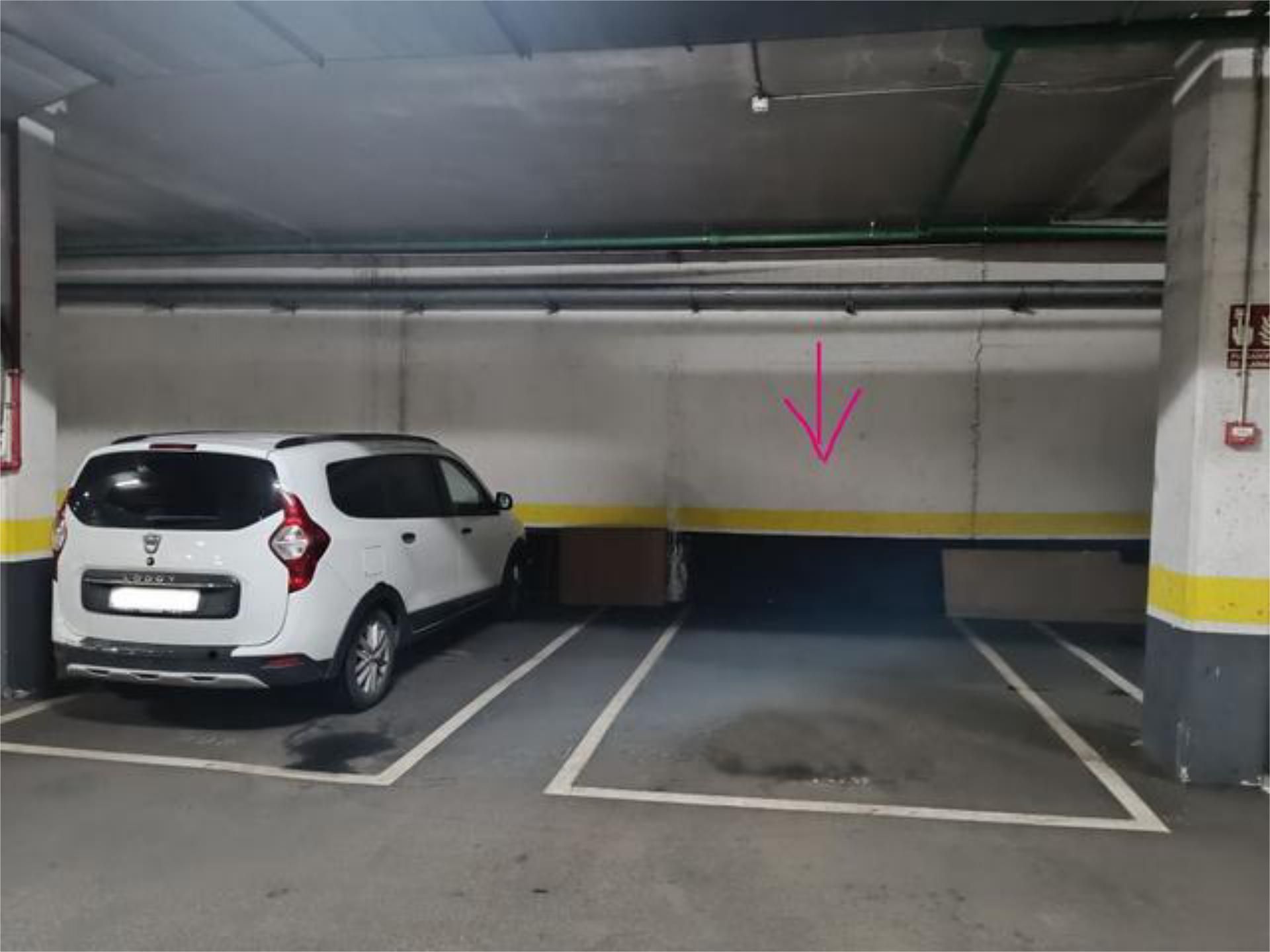 Parking of Garage for rent in Pinto