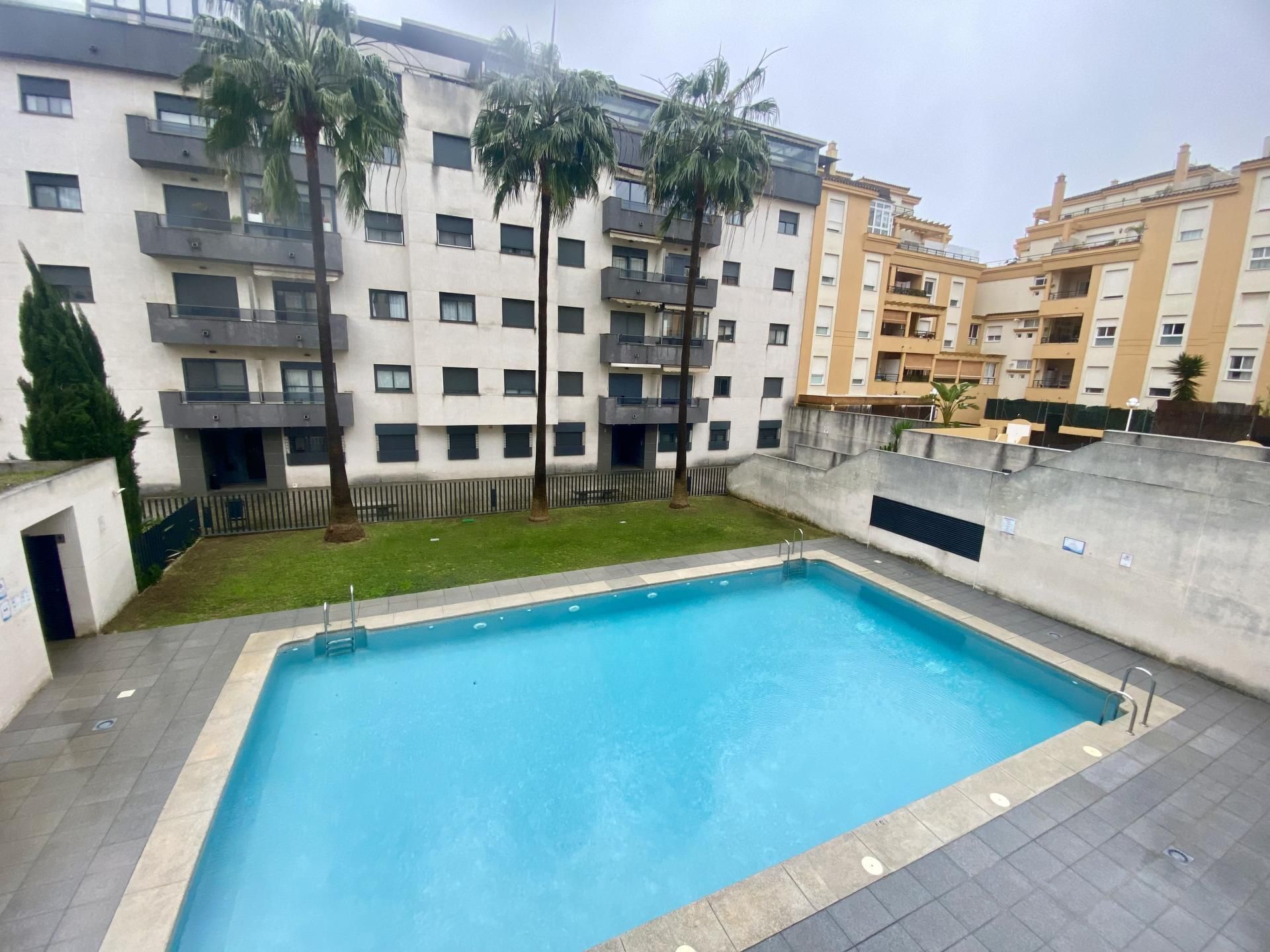 Piso en venta en Calle Tren de Rota, 6, La Angelita Piscina de Piso en venta en El Puerto de Santa María con Piscina y Balcón