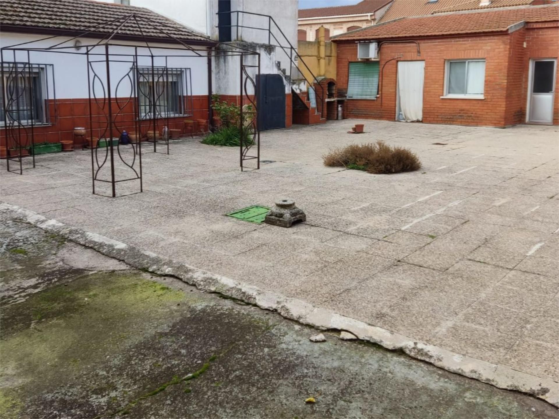 House or chalet for sale in Plaza Calvo Sotelo, 1, Santa Olalla Garden of House or chalet for sale in Santa Olalla with Air Conditioner, Terrace and Swimming Pool