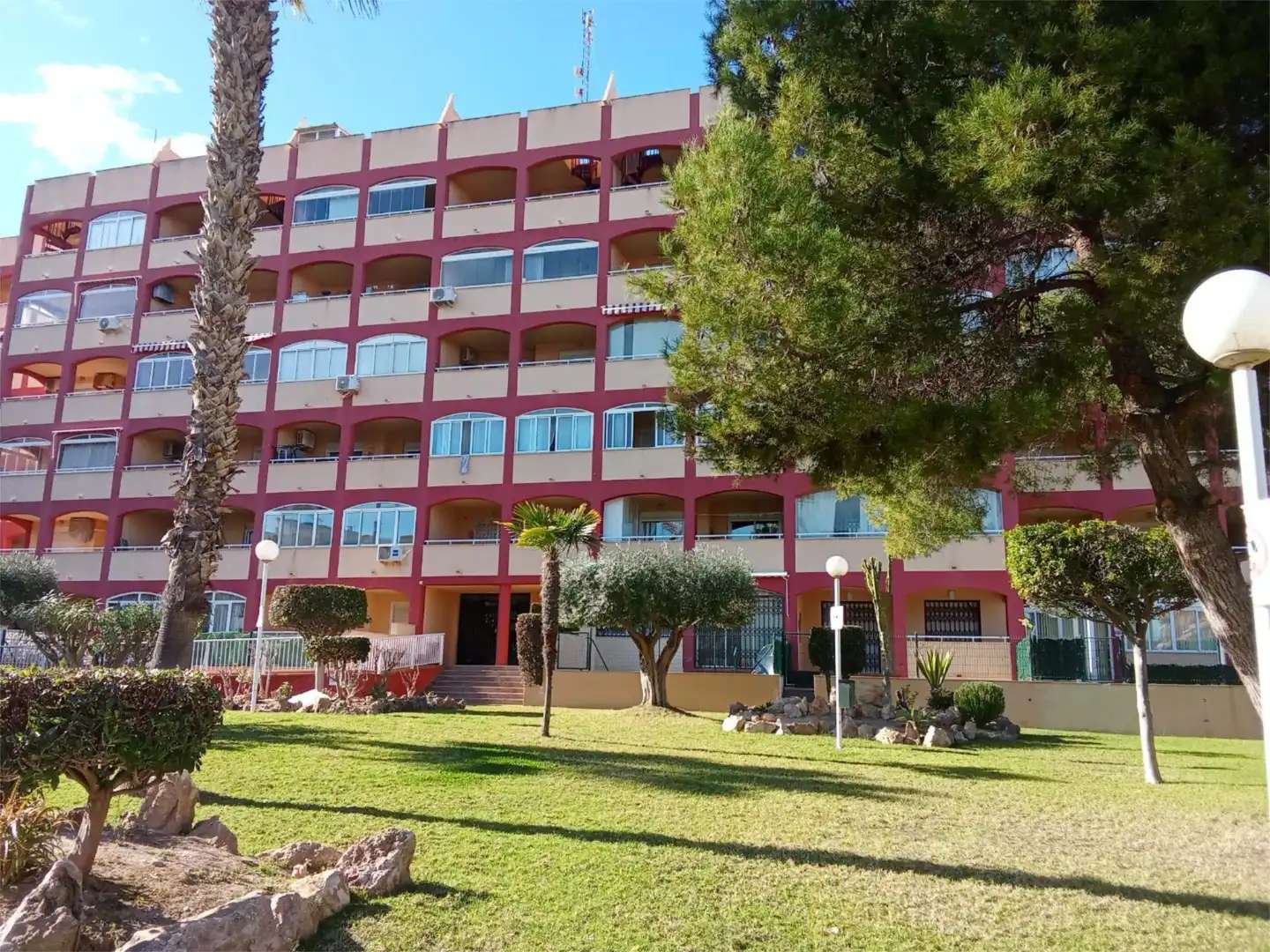 Apartamento en venta en Ronda José Samper García, 1, Torreblanca Vista exterior de Apartamento en venta en Torrevieja con Piscina y Balcón