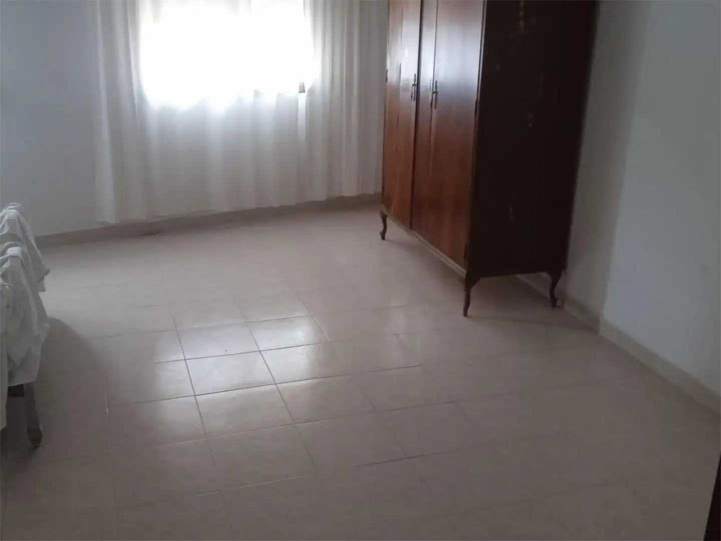 Dormitori de Casa adosada en venda en Arroyomolinos de la Vera amb Moblat