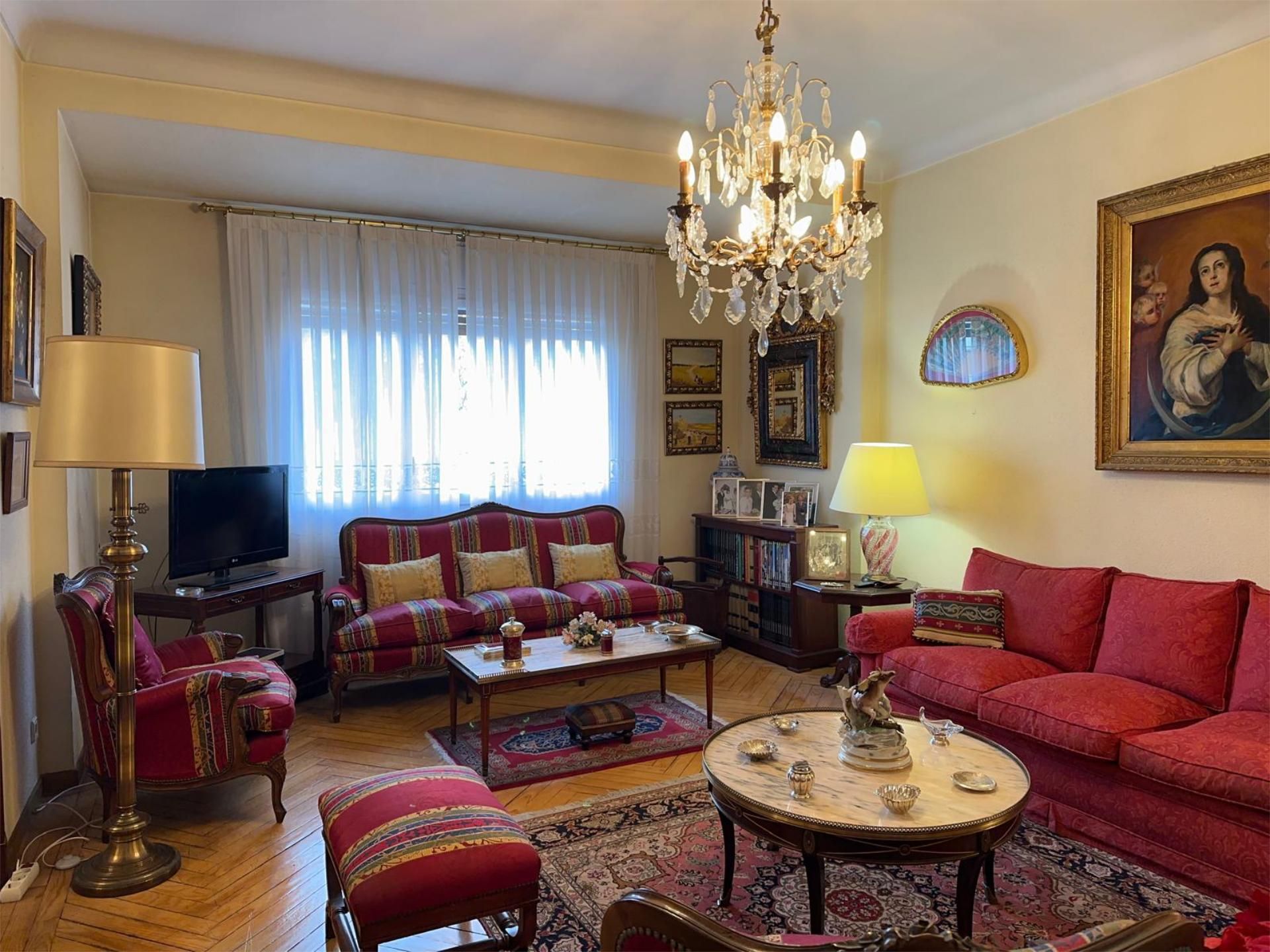 Piso en venta en Calle de Rodríguez Marín, 69, Hispanoamérica - Bernabéu Sala de estar de Piso en venta en Madrid Capital con Calefacción, Parquet y Trastero