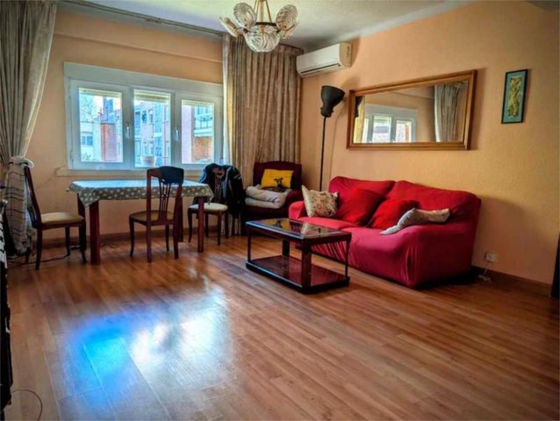 Piso en venta en Castilla Sala de estar de Piso en venta en Madrid Capital con Calefacción