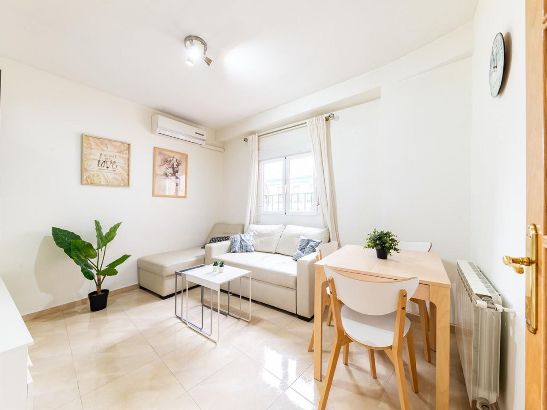 Exterior view of Flat to rent in  Madrid Capital  with Air Conditioner, Heating and Furnished