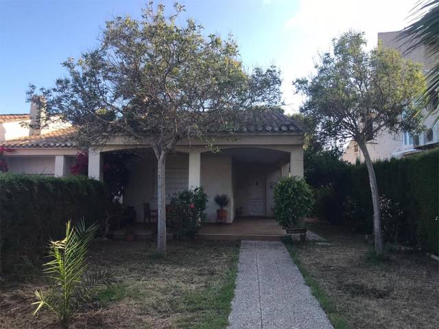 Casa-chalet en Venta en Calle Benito Pérez Galdós, 28 en Campoamor