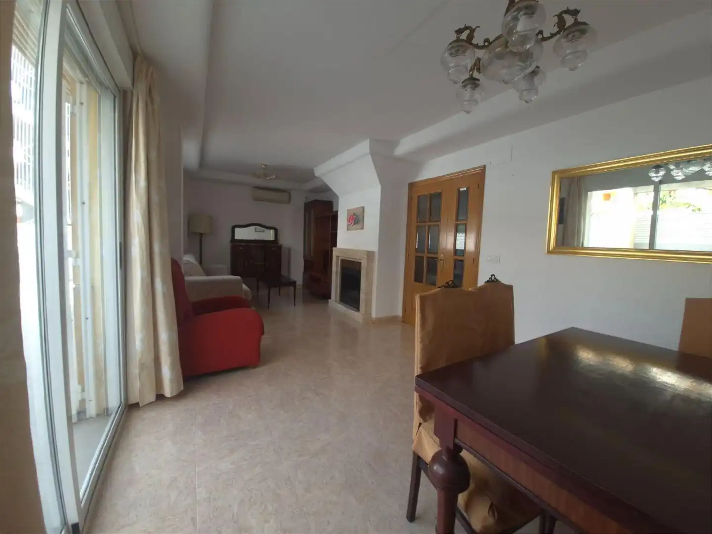Einfamilien-Reihenhaus zum Verkauf in Carrer de Benicarló, 21, Playa Morro de Gos Wohnzimmer von Einfamilien-Reihenhaus zum Verkauf in Oropesa del Mar / Orpesa mit Klimaanlage, Terrasse und Abstellraum