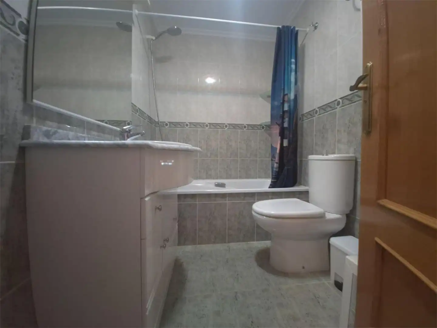 Einfamilien-Reihenhaus zum Verkauf in Carrer de Benicarló, 21, Playa Morro de Gos Badezimmer von Einfamilien-Reihenhaus zum Verkauf in Oropesa del Mar / Orpesa mit Klimaanlage, Terrasse und Abstellraum