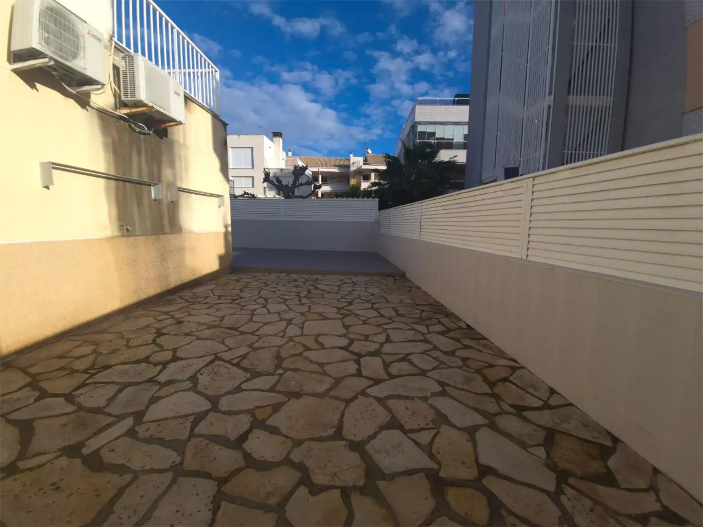 Einfamilien-Reihenhaus zum Verkauf in Carrer de Benicarló, 21, Playa Morro de Gos Terrasse von Einfamilien-Reihenhaus zum Verkauf in Oropesa del Mar / Orpesa mit Klimaanlage, Terrasse und Abstellraum