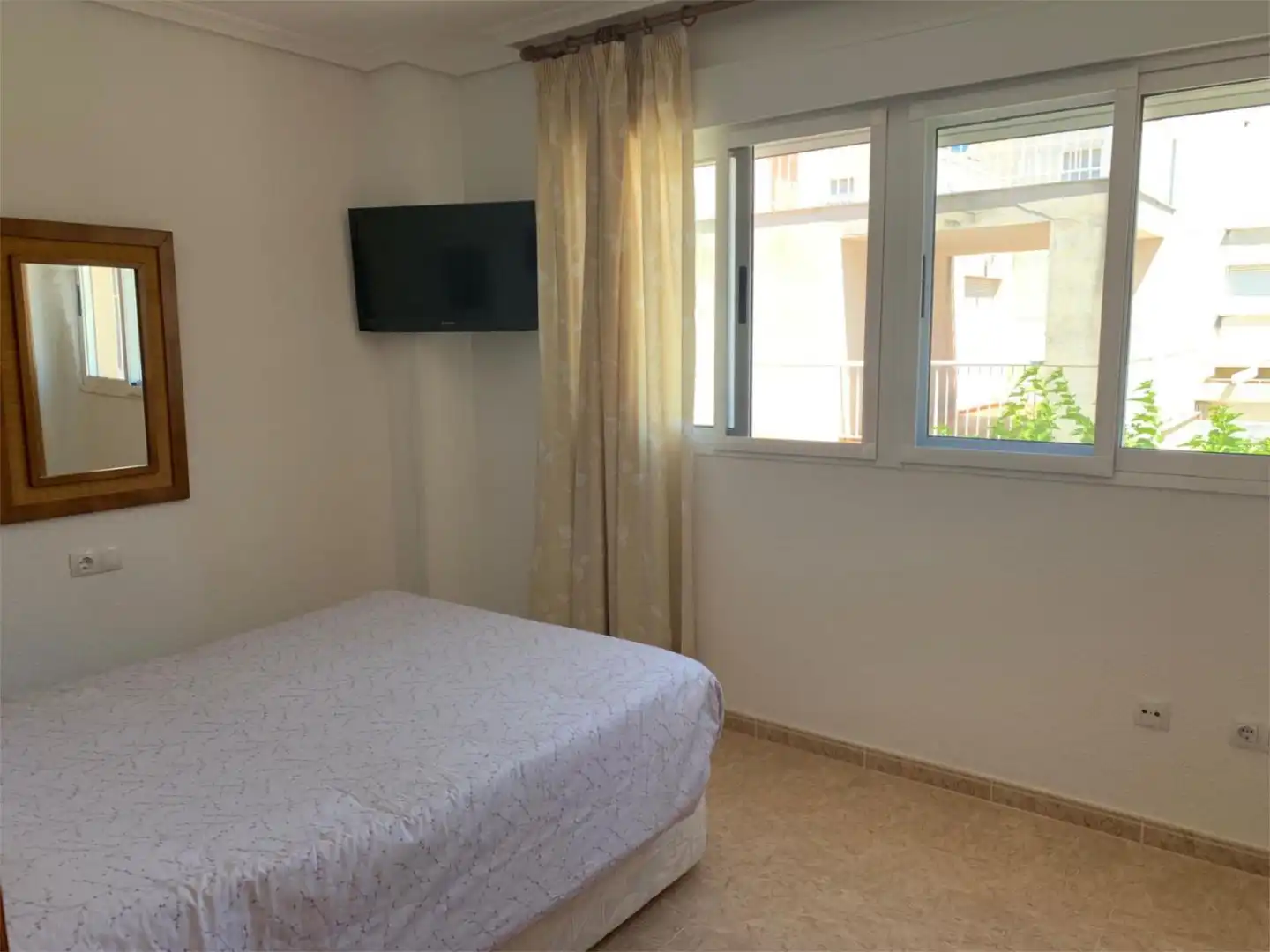 Einfamilien-Reihenhaus zum Verkauf in Carrer de Benicarló, 21, Playa Morro de Gos Schlafzimmer von Einfamilien-Reihenhaus zum Verkauf in Oropesa del Mar / Orpesa mit Klimaanlage, Terrasse und Abstellraum