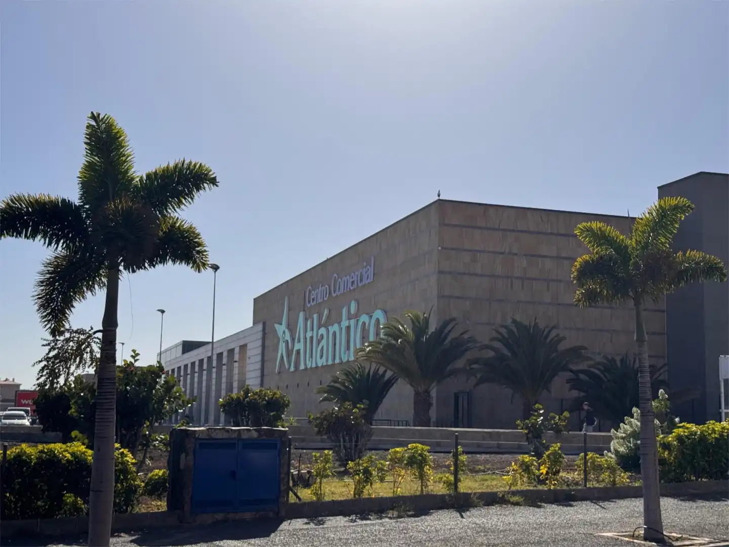 Exterior view of Flat for sale in Santa Lucía de Tirajana  with Air Conditioner, Storage room and Community parking