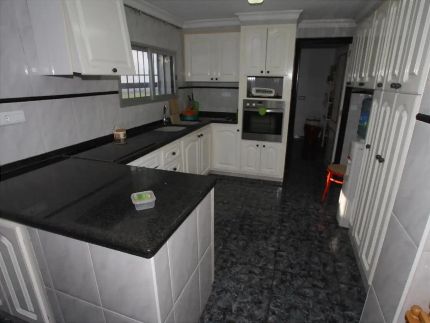 Houses for sale in Partida Valletes de Bru, 119, Urbanitzacions i Pedanies Sud Kitchen of Houses for sale in Alzira with Air Conditioner, Terrace and Swimming Pool
