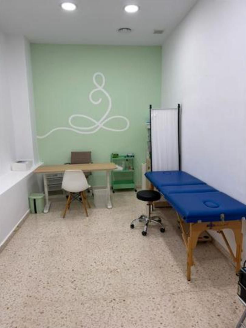 Dormitori de Oficina de lloguer en Estepona amb Aire condicionat