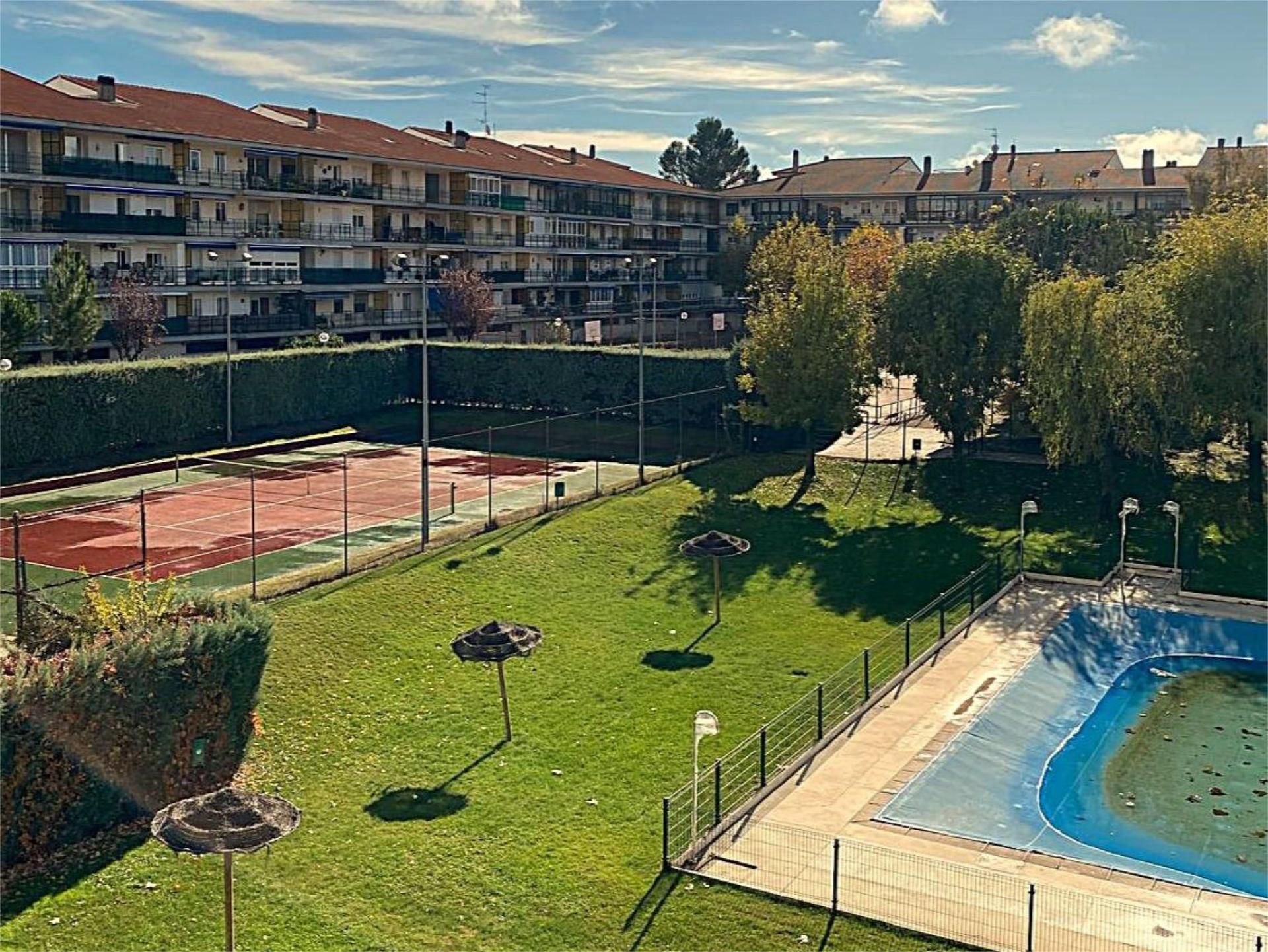 Piso en venta en Calle Isla de Lobeira, 1, Parque de la Coruña - Las Suertes Vista exterior de Piso en venta en Collado Villalba con Terraza y Piscina