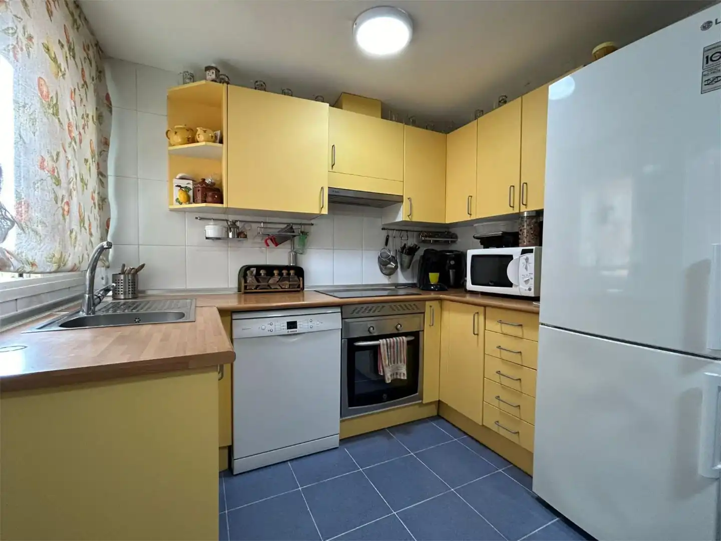 Kitchen of Flat for sale in Madrid  with Air Conditioner, Heating and Private garden