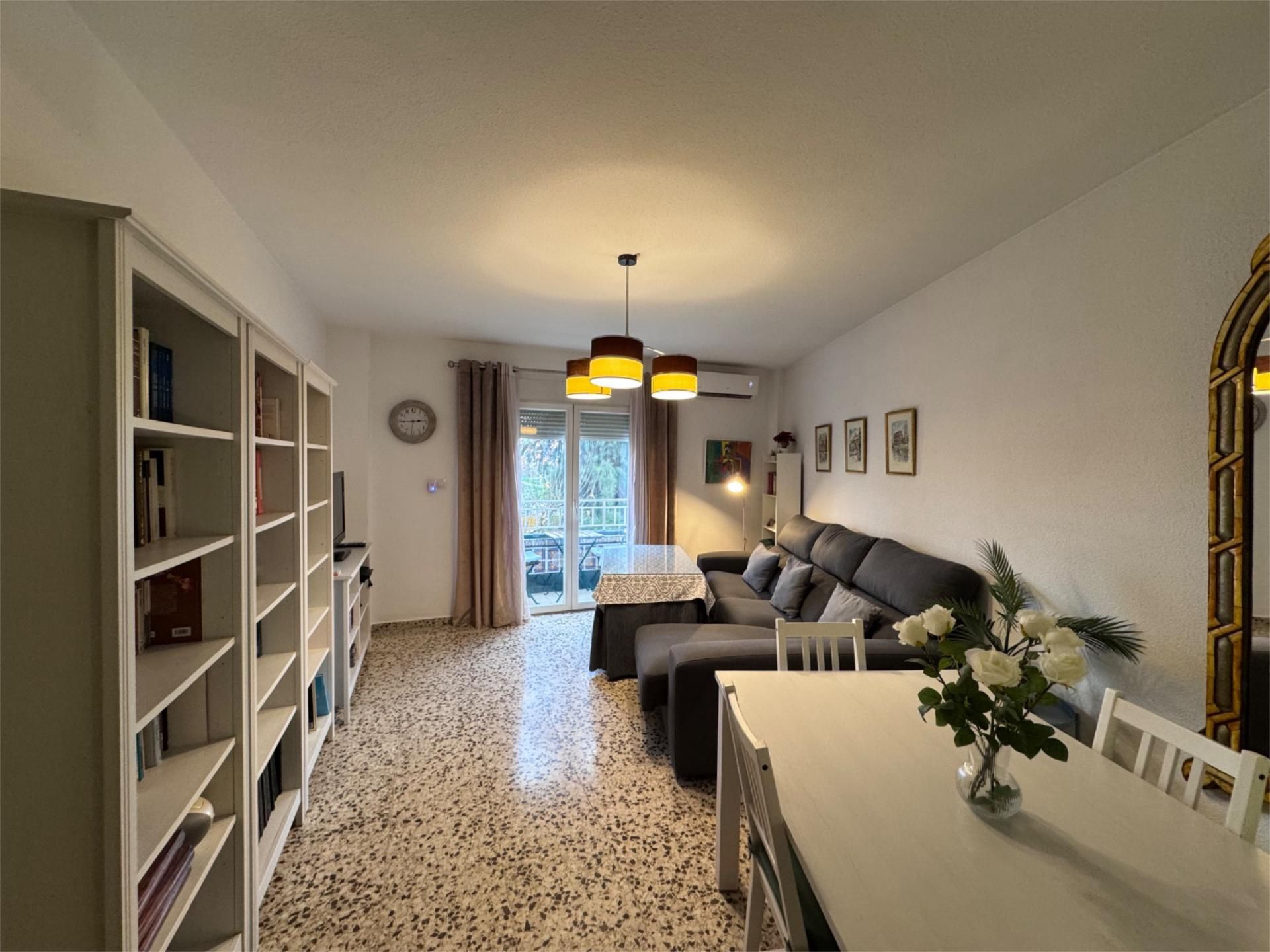 Sala d'estar de Pis en venda en Maracena amb Aire condicionat, Moblat i Balcó