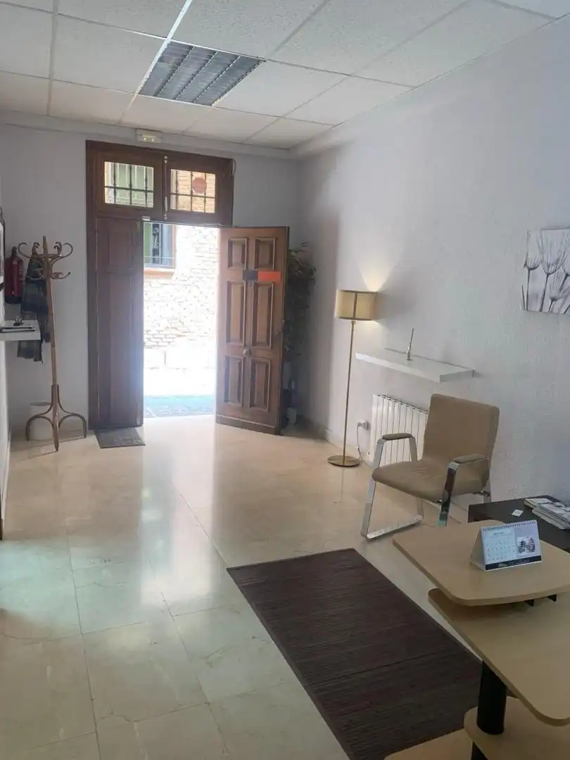 Oficina de alquiler en Calle Escuelas, 9, Casco histórico Oficina de alquiler en Alcalá de Henares