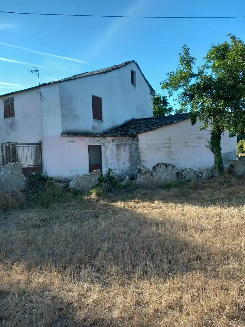 Finca rústica en venta en Lugar Vilasantan-Pq Covas, 4, Baralla Finca rústica en venta en Baralla con Calefacción, Jardín privado y Terraza