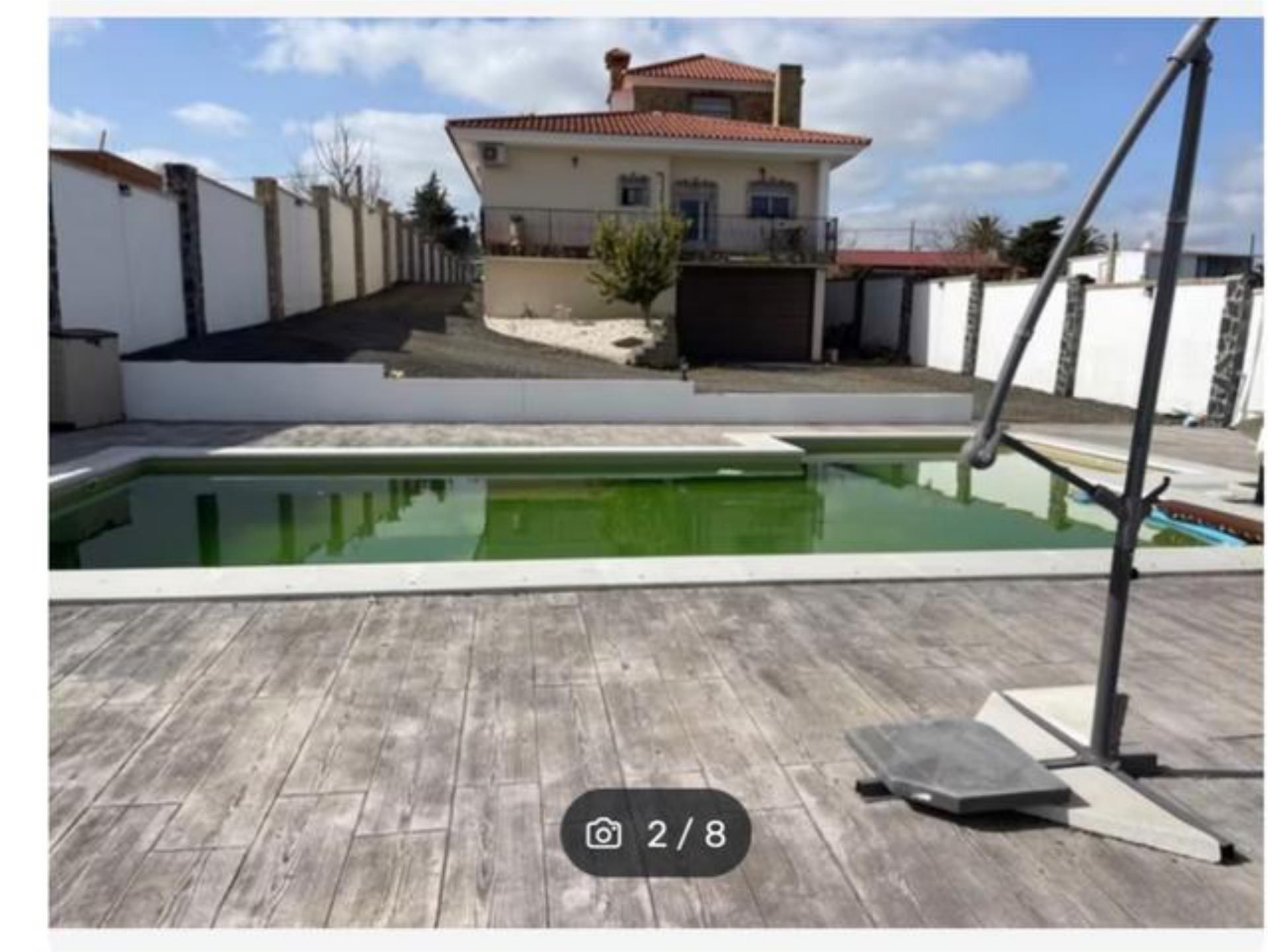 Piscina de Casa adosada en venda en Badajoz Capital amb Calefacció, Jardí privat i Terrassa