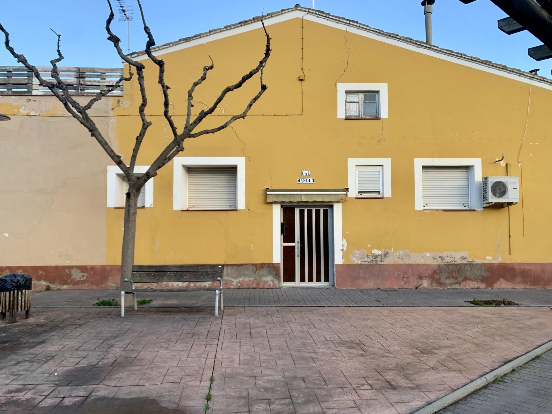 Casa adosada en venda a Carrer de Sant Miquel, 6, Alcoletge Vista exterior de Casa adosada en venda en Alcoletge amb Aire condicionat, Calefacció i Terrassa