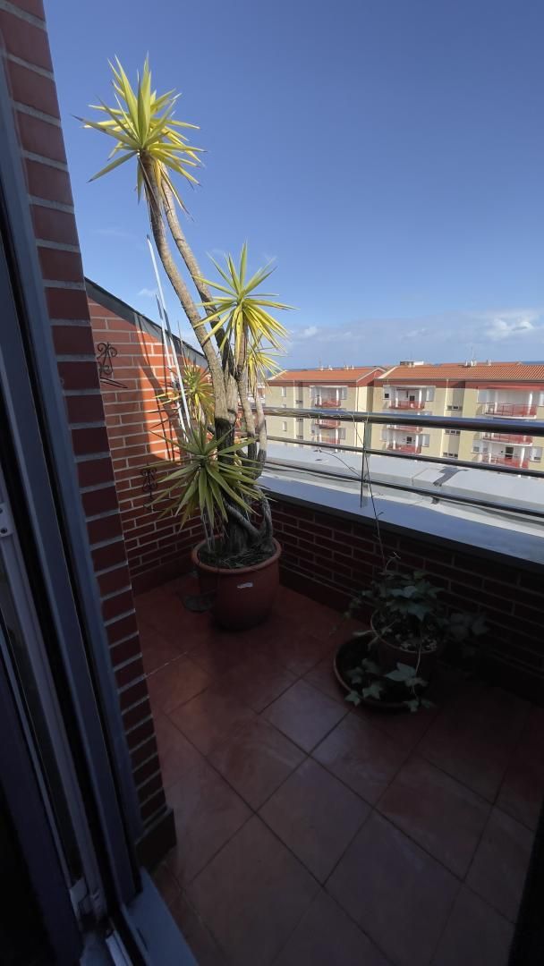 Terraza de Ático de alquiler en Castro-Urdiales con Calefacción, Parquet y Terraza