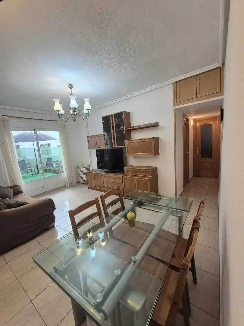 Sala de estar de Piso en venta en  Madrid Capital con Aire acondicionado y Balcón