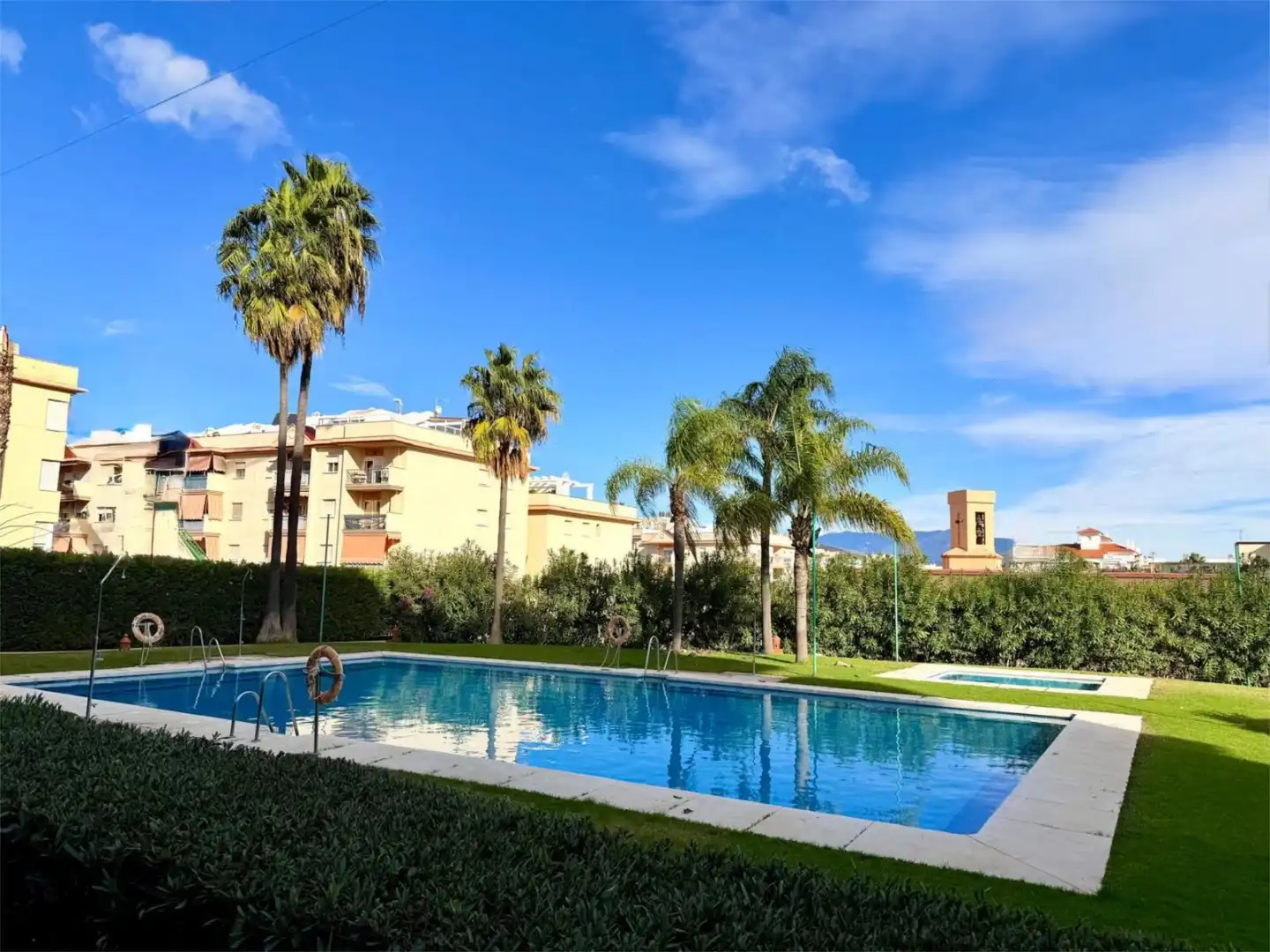 Pis en venda a Calle Maria De Maeztu, 3, Puerto de Estepona Piscina de Pis en venda en Estepona amb Aire condicionat, Calefacció i Terrassa