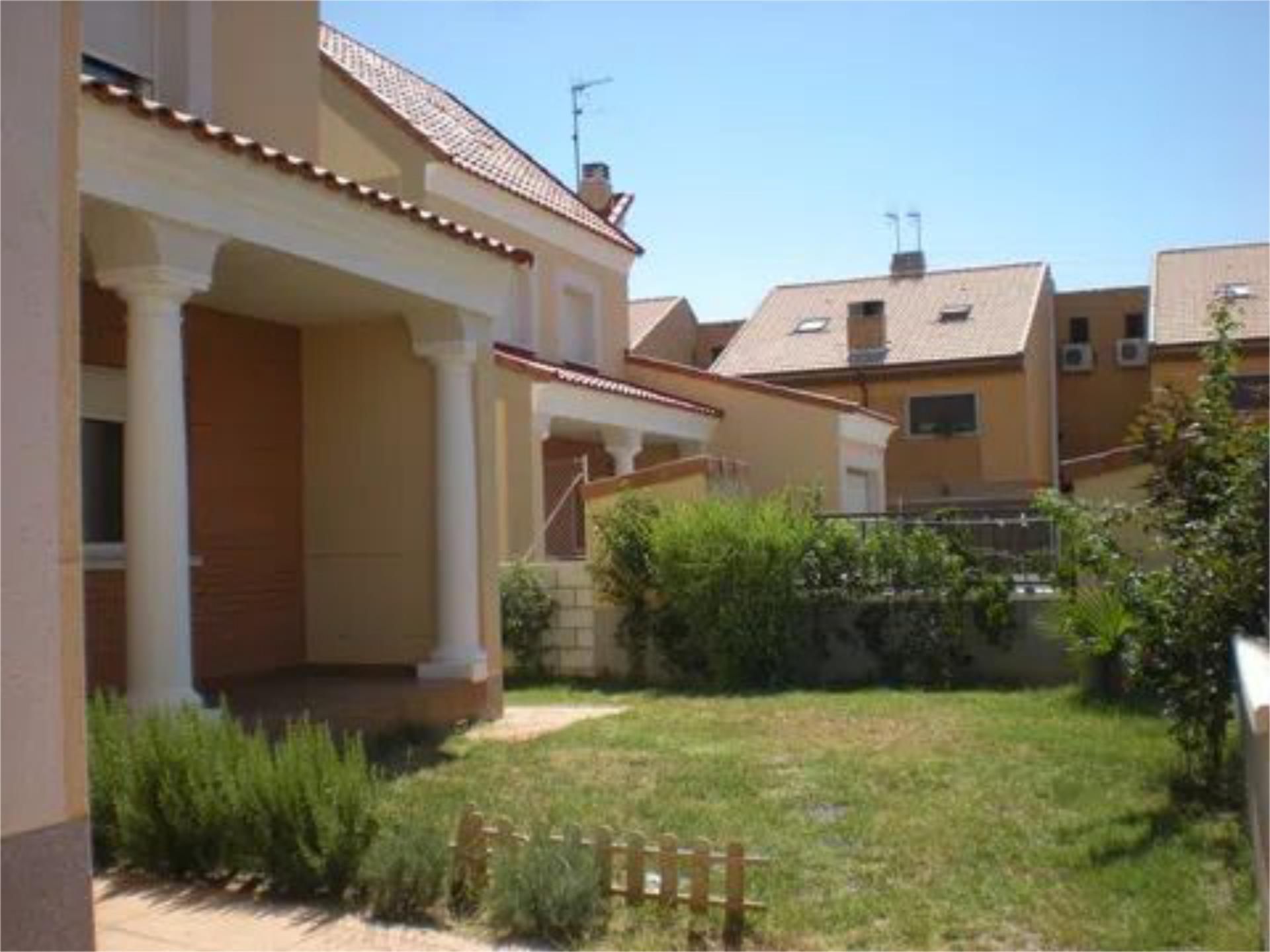 Vista exterior de Casa o xalet en venda en Albarreal de Tajo amb Terrassa