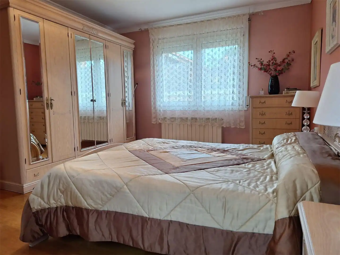 Bedroom of Houses for sale in Terrassa  with Air Conditioner, Terrace and Balcony