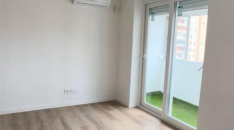 Foto 4 de Piso en venta en Avenida del Marqués de Corbera, 8, Ventas,  Madrid Capital