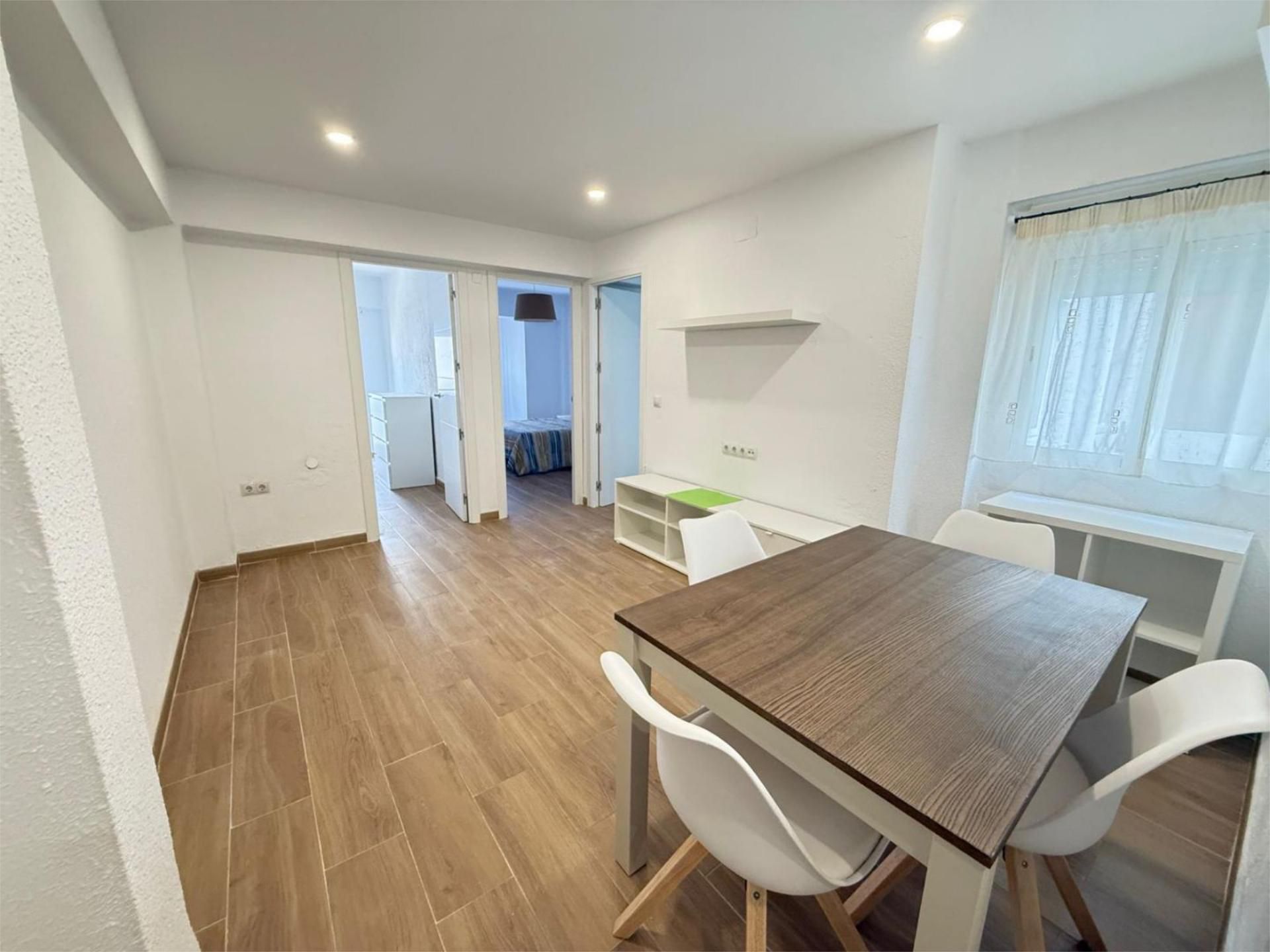 Dormitori de Pis de lloguer en Manises amb Moblat i Balcó