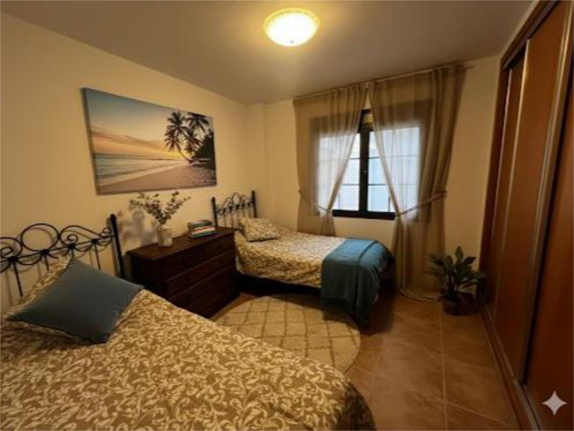 Pis de lloguer a Avenida de Juan XXIII, 30, Casarabonela Dormitori de Pis de lloguer en Casarabonela amb Moblat i Videoporter