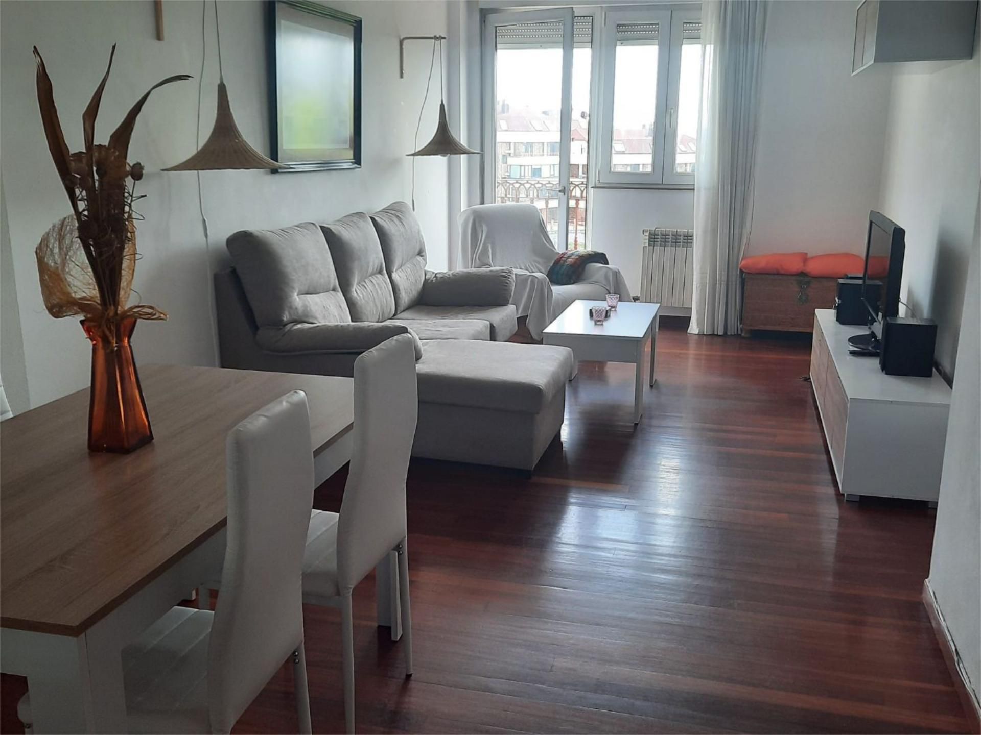 Living room of Flat to rent in Santander  with Heating, Parquet flooring and Furnished