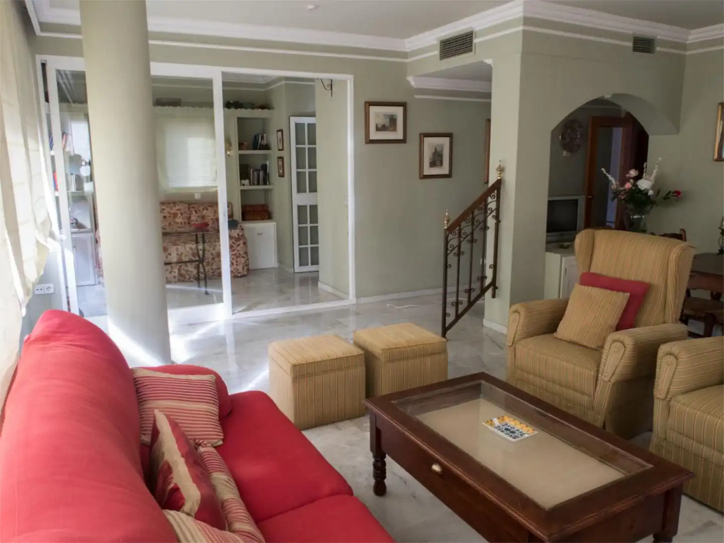 Piso en venta en Avenida de Italia, 15, El Cano - Los Bermejales Sala de estar de Piso en venta en Sevilla con Aire acondicionado, Calefacción y Jardín privado